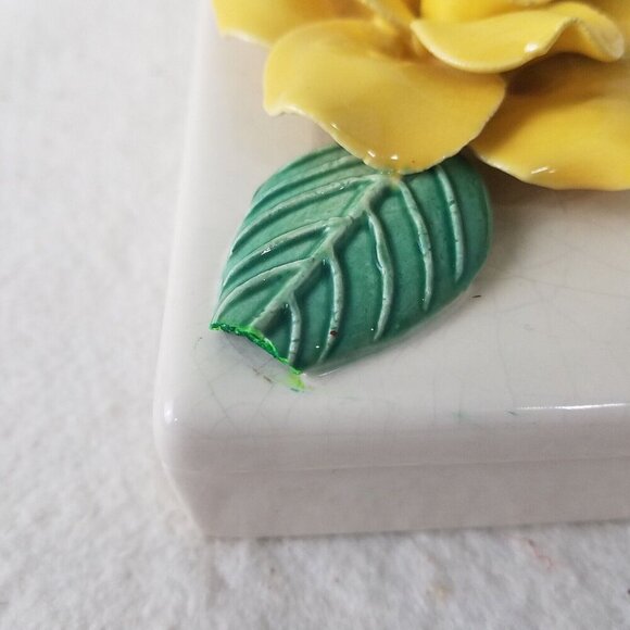Vintage Porcelain Vanity yellow rose leaf Floral Trinket Jewelry Box Embossed - Picture 5 of 14